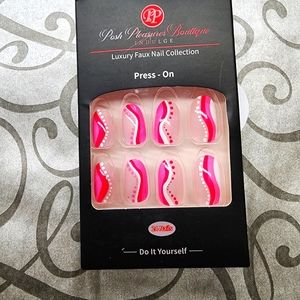 Luxury Faux Nail Collection
